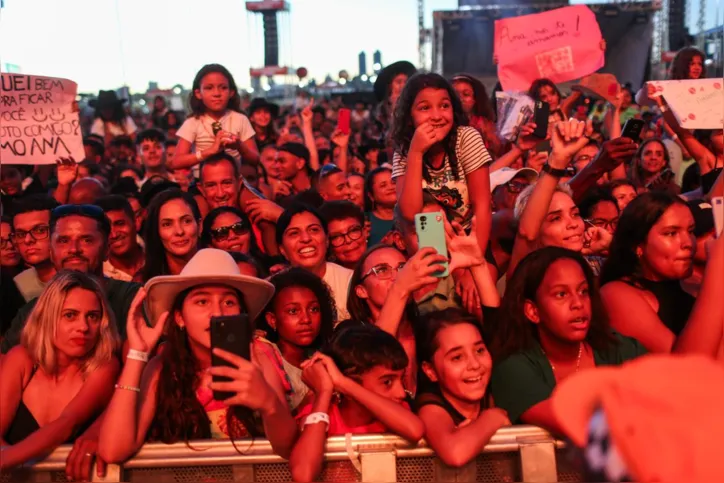 Crianças acompanharam show da artista