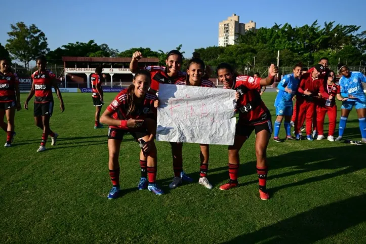 Equipe feminina do Flamengo garante vaga à final da Copinha