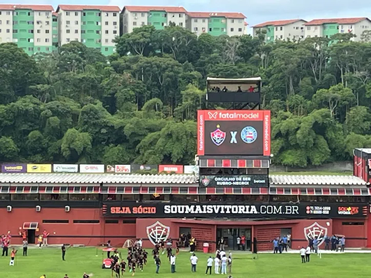 Imagem ilustrativa da imagem Confira os bastidores antes da bola rolar no Barradão, em tempo real