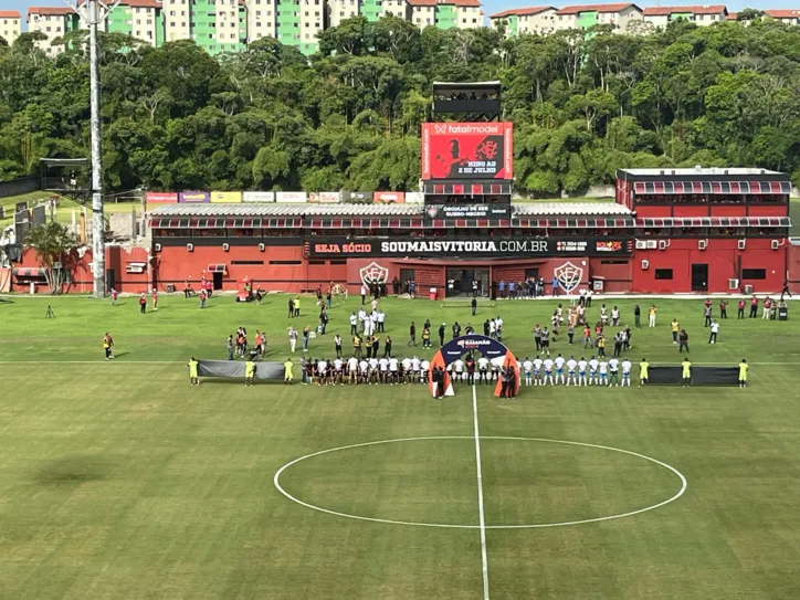 Imagem ilustrativa da imagem Confira os bastidores antes da bola rolar no Barradão, em tempo real