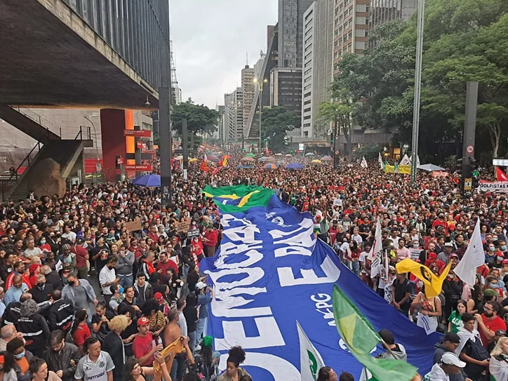 Nos atos pró democracia, manifestantes entoavam palavras de ordem contra o ex-presidente Jair Bolsonaro, aos gritos de “sem anistia”