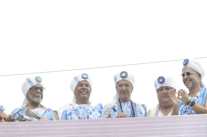 Na foto: Gilberto Gil, Governador da Bahia Jerônimo Rodrigues, Caetano Veloso, presidente dos Filhos de Gandhy, Gilsoney de Oliveira  e o secretário de Cultura da Bahia, Bruno Monteiro.