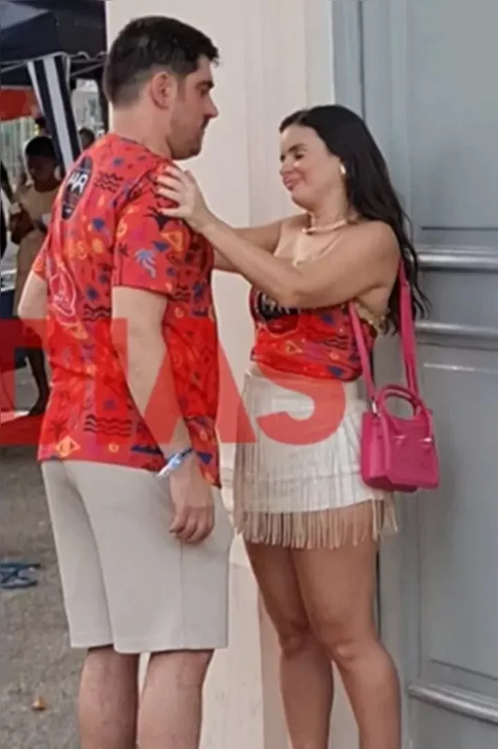 Imagem ilustrativa da imagem Marcelo Adnet é flagrado traindo a esposa e anuncia fim do casamento