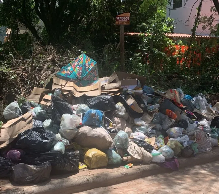 Moradores também reclamam da falta de insfraestrutura para a coleta de lixo