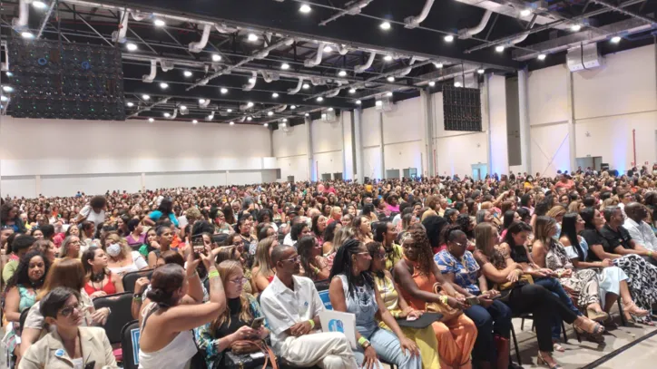 Gestores da rede municipal de ensino durante abertura da Jornada Pedagógica 2024