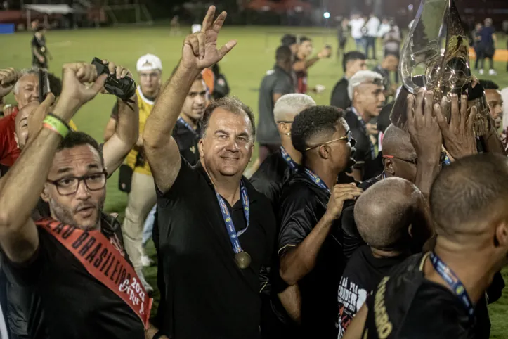 Fábio Mota durante premiação da Série B