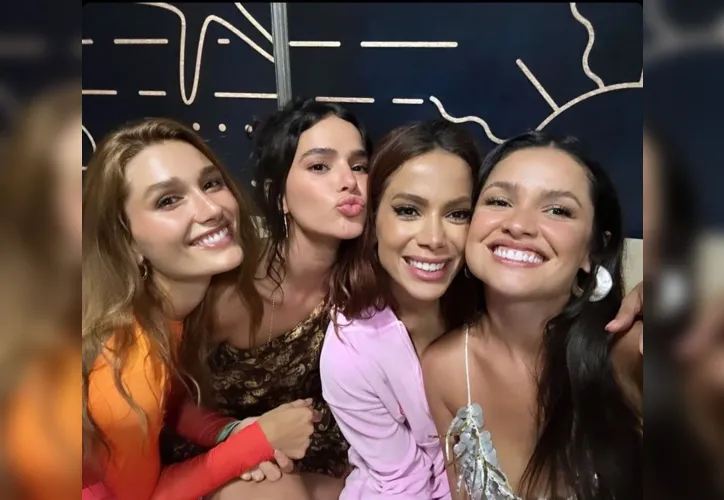 Sasha Meneghel, Bruna Marquezine, Anitta e Juliette se encontraram no camarim