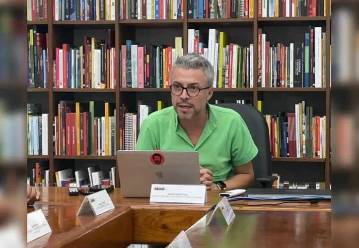 O secretário Bruno Monteiro durante coletiva de imprensa para divulgação dos dados da Paulo Gustavo Bahia