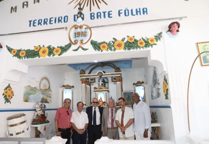 Autoridades do turismo nas comemorações pelos 107 anos de fundação do terreiro do Bate Folha