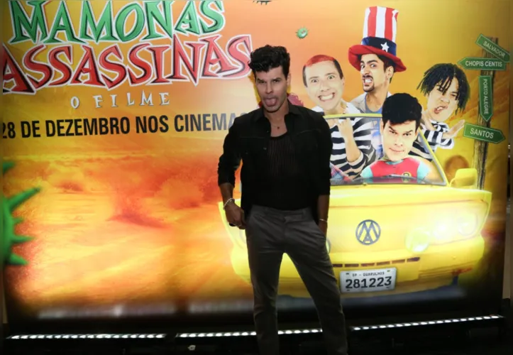 Intérprete de Dinho, Ruy Brissac foi pura simpatia durante a pré-estreia em Salvador