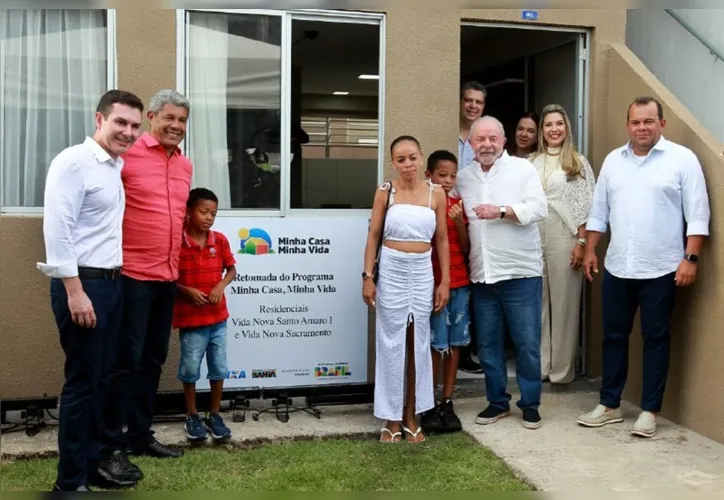 Lula durante a entrega do Minha Casa Minha vida na Bahia