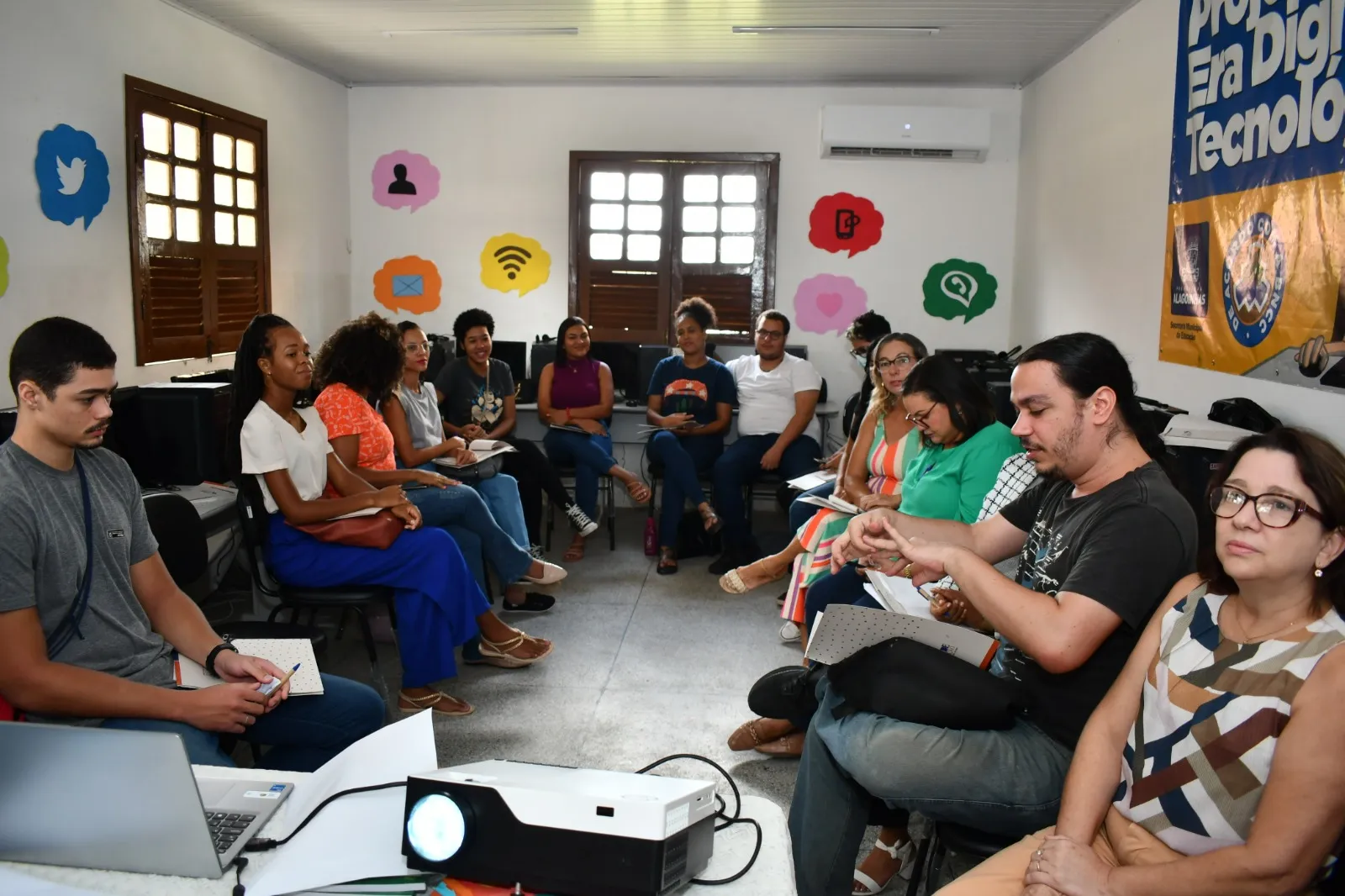 Imagem ilustrativa da imagem A TARDE Educação realiza minicurso em Alagoinhas
