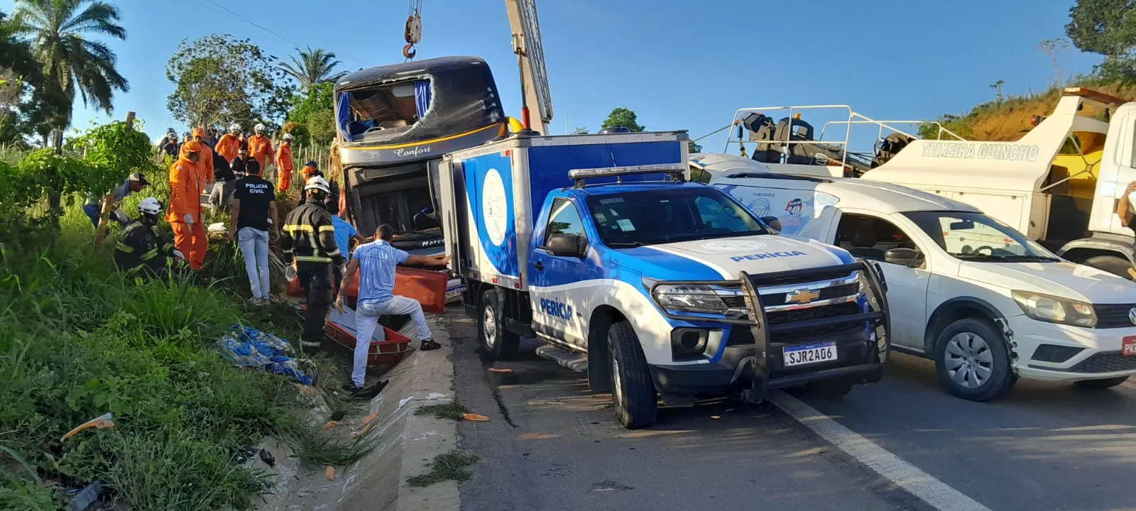 Imagem ilustrativa da imagem Oito pessoas morrem e 23 ficam feridas em grave acidente na Bahia