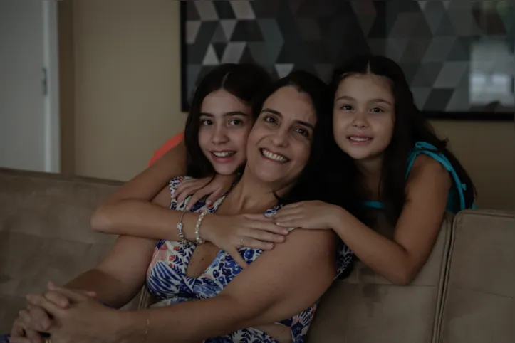 Adriana Borges Leite e as filhas Luiza e Júlia