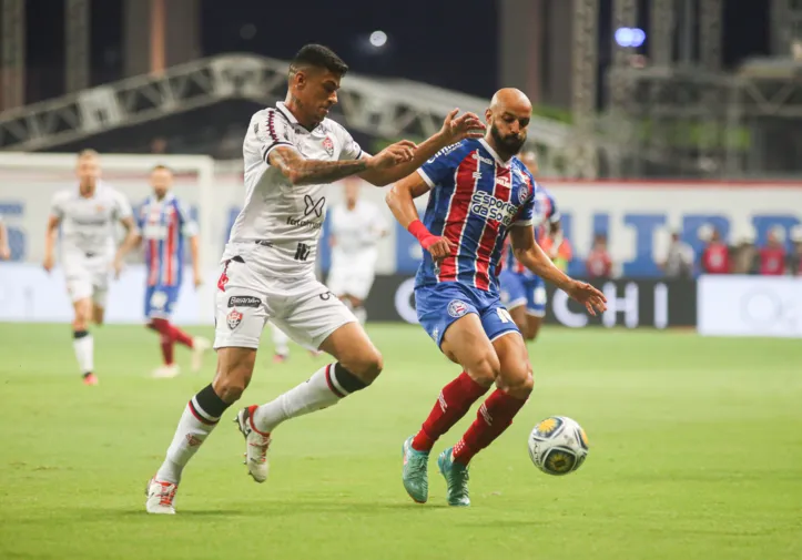 Camutanga e Thaciano durante Ba-Vi da Copa do Nordeste