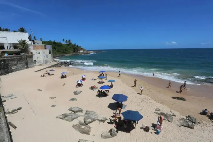 População questiona sombreamento da praia com a construção dos prédios