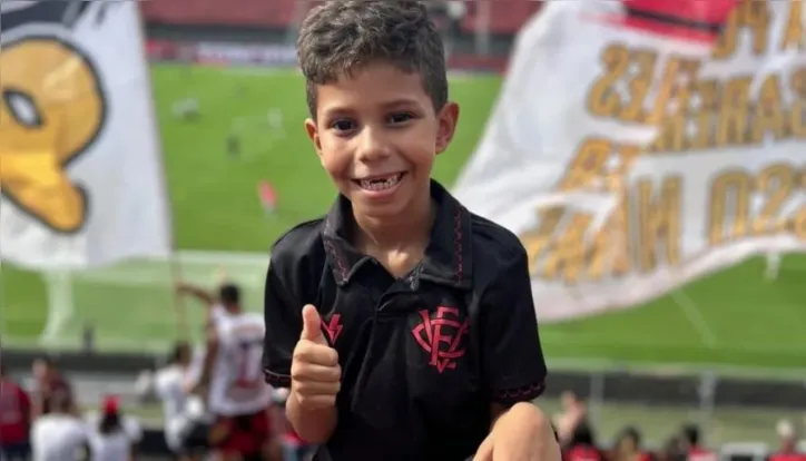 Arthur Correia, tem 7 anos, é o filho mais novo e apaixonado pelo Vitória