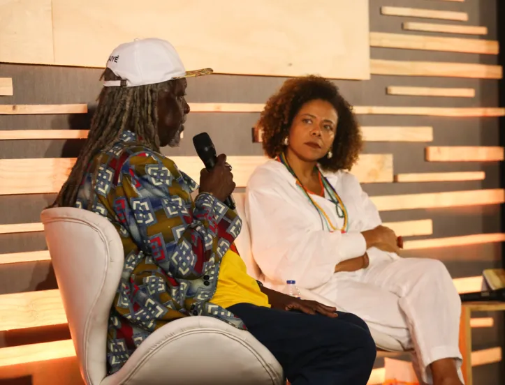 Mesa na Bienal que celebra 50 anos do bloco Ilê Ayê