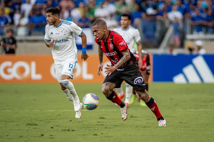 Lucas Esteves foi um dos menos piores entre os jogadores do Vitória