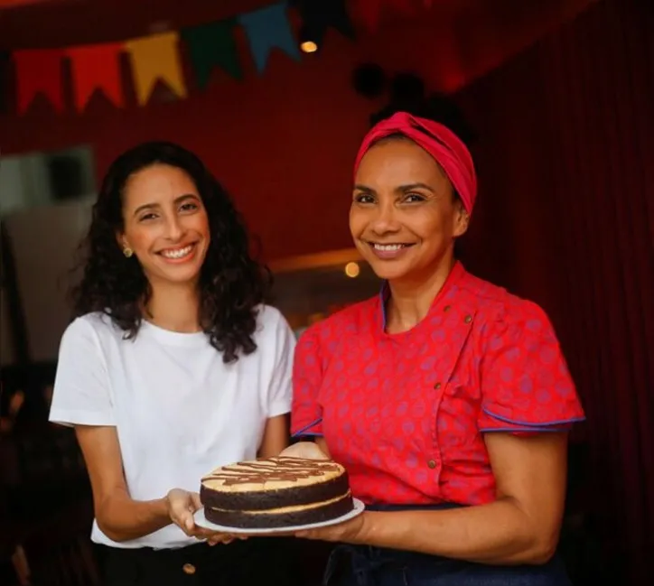 Rachel Carneiro e sua mãe Rarye Peret, idealizadoras do RaVegana