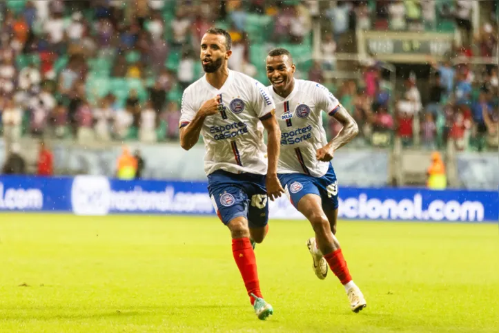 Caio Alexandre comemorando gol contra o Fluminense