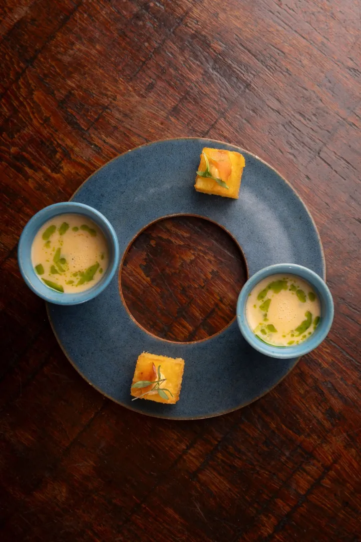 Imagem ilustrativa da imagem Versátil e popular, a mandioca conquistou espaço na alta gastronomia