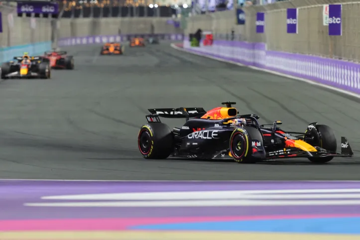 Mais uma vitória dominante de Max Verstappen na F1