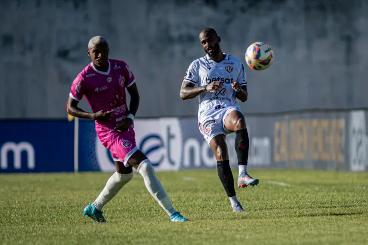 Vitória foi melhor durante os 90 minutos, mas jogo foi bastante truncado