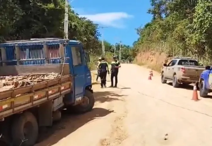 Caminhão desceu a ladeira desgovernado de ré