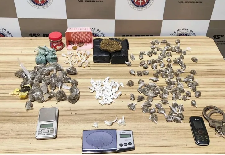 Imagem ilustrativa da imagem Denúncias anônimas ajudam a polícia a apreender 37kg de drogas na BA