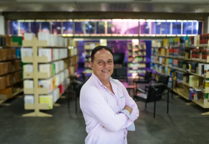 Marcos Viana é diretor da Biblioteca Central do Estado da Bahia