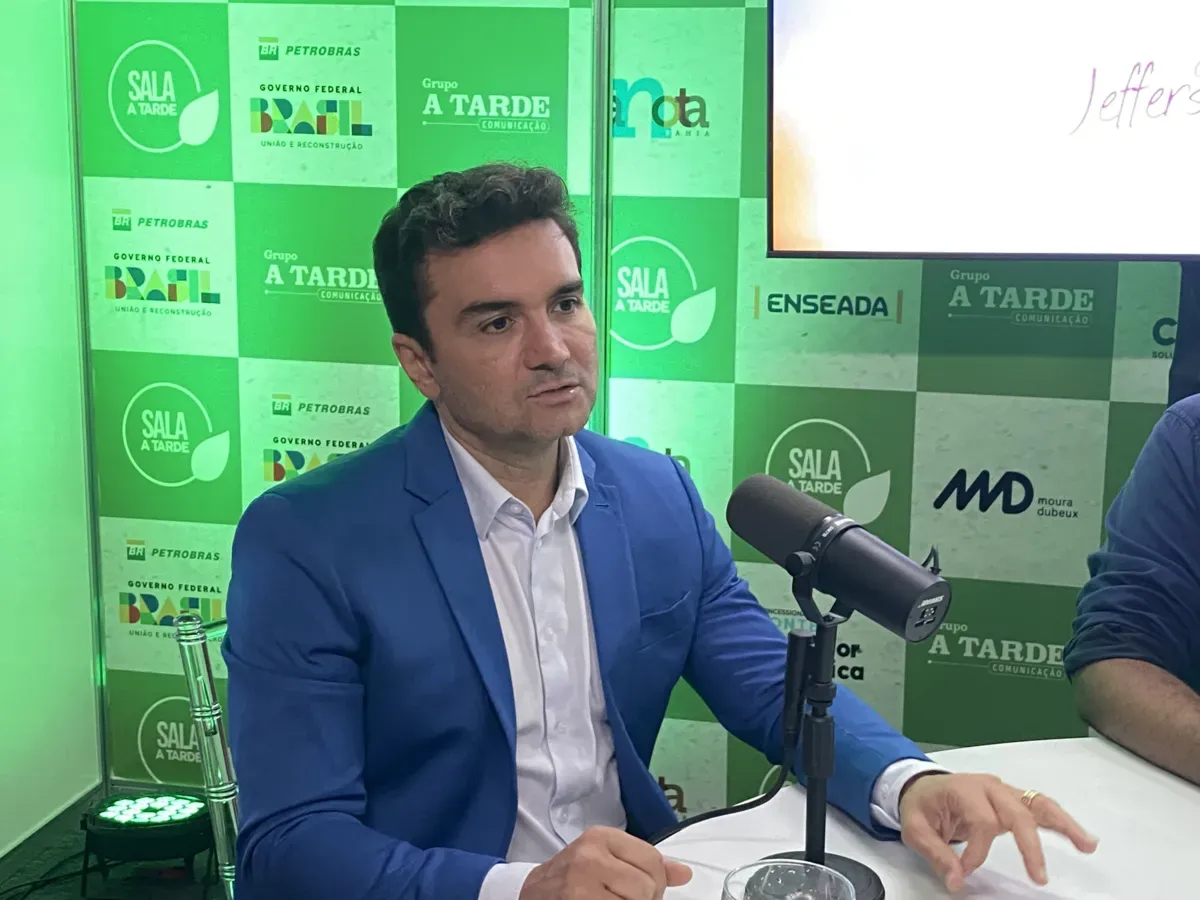 Ministro Celso Sabino em conversa ao Portal A TARDE