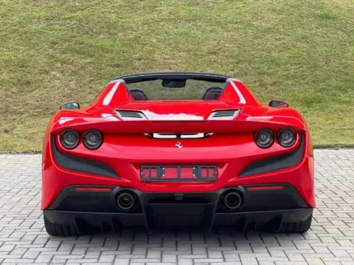 Traseira da Ferrari