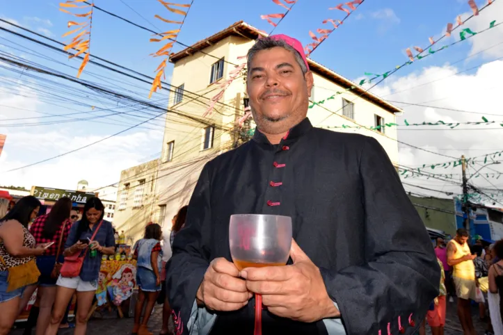 Gil Luna, o padre da Carroçada