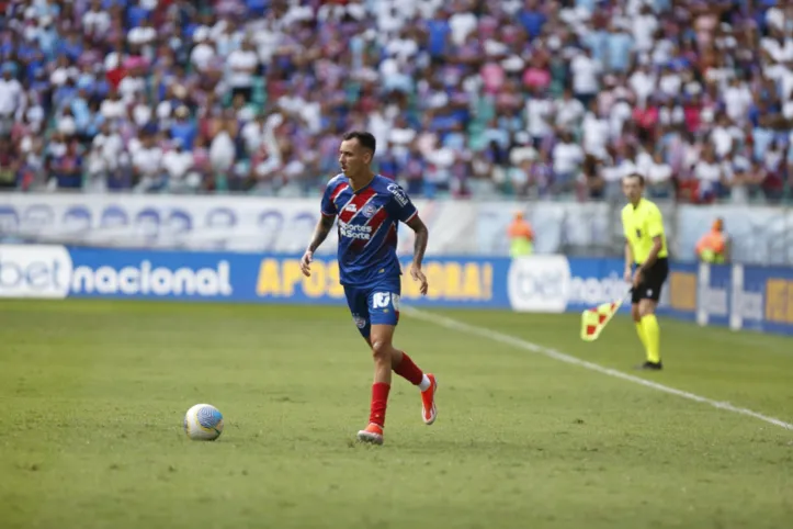 Iago em sua estreia com a camisa do Bahia