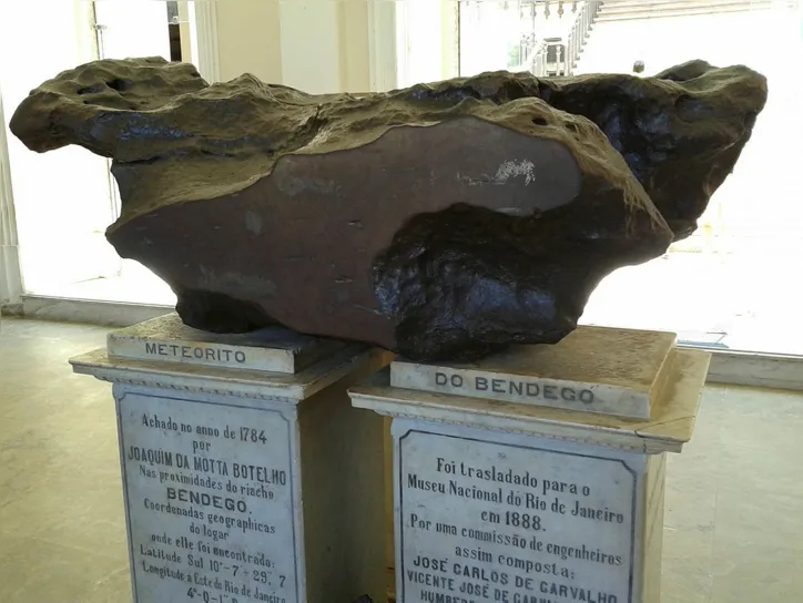 Meteorito de Bendegó foi encontrado em 1784 no sertão onde hoje está a cidade de Monte Santo