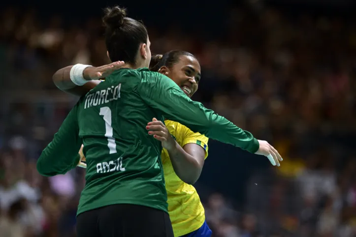 Imagem ilustrativa da imagem Na estreia do handebol feminino, Seleção Brasileira atropela a Espanha