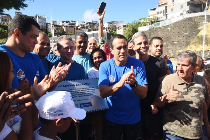 Imagem ilustrativa da imagem Prefeitura inaugura Academia Salvador ao ar livre no Dique do Tororó