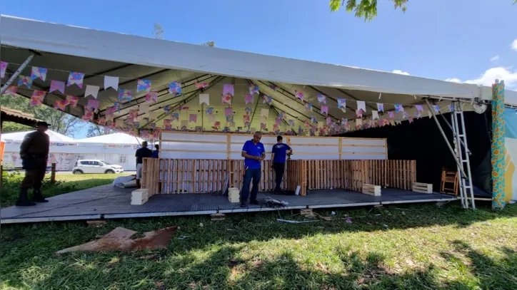 Espaço está sendo montado em frente à Praça de alimentação