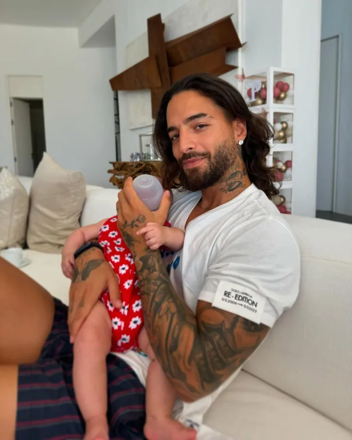 Maluma e a pequena Paris