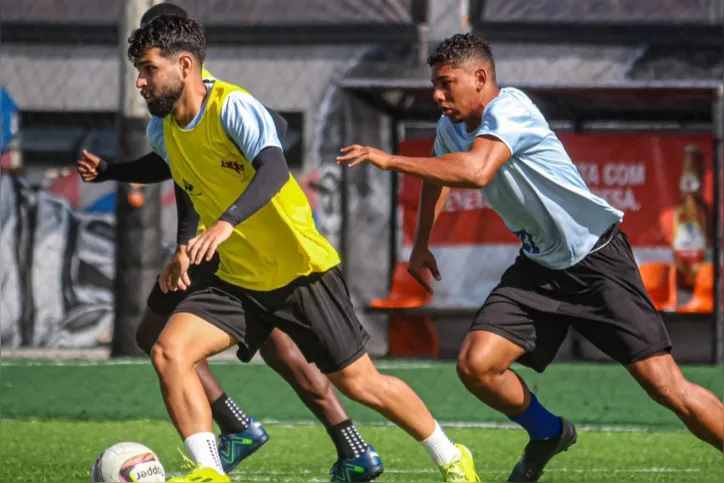 Jogadores do Galícia durante treino