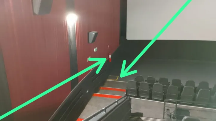 Imagem enviada pela assessoria do Cinemark, como forma de comprovar que a briga não foi no cimema da rede