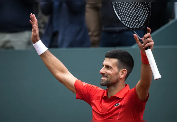 Novak Djokovic comemora vitória no ATP 250 de Genebra