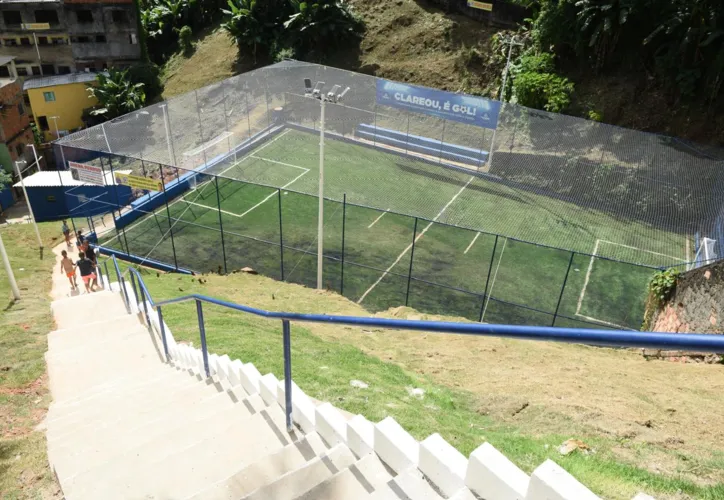 Campo entregue em Luiz Anselmo