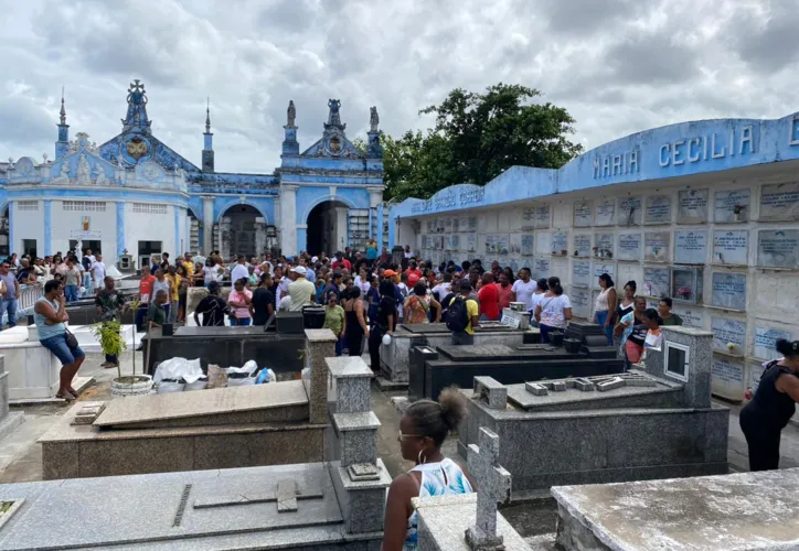 Corpo da criança foi enterrado na manhã de quarta, em Salvador