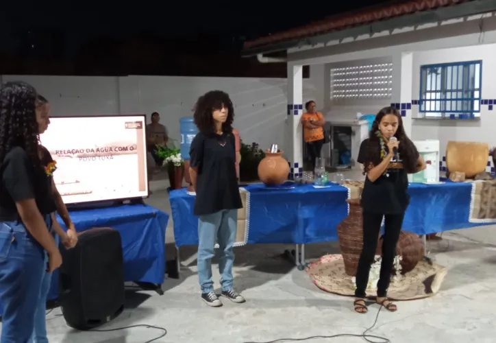 Estudantes do Colégio Estadual Indígena Capitão Francisco, em Rodelas