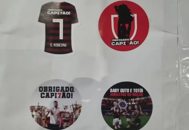 Imagem ilustrativa da imagem Éverton Ribeiro recebe homenagens da torcida do Flamengo; veja