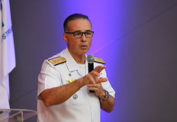 Vice-almirante Antonio Carlos Soares Cambra