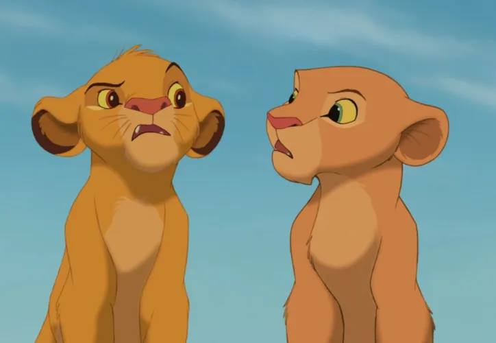 Simba e Nala são amigos na versão de 1994