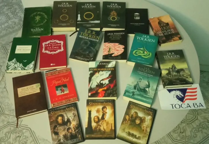 Coleção de livros do universo criado por  J.R.R Tolkien